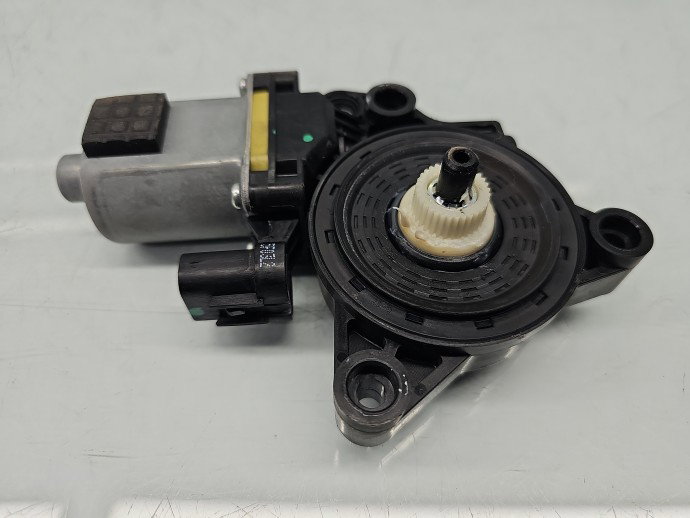 Motoras geam dreapta spate Hyundai Tucson (TL) [Fabr 2015-2020] SUV 83460-D7000
