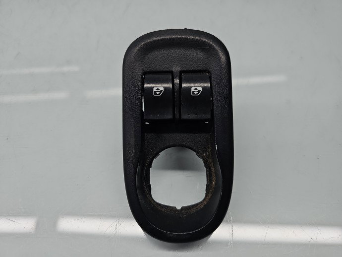 Butoane comanda geamuri sofer Renault Kangoo 2 [Fabr 2008-prezent] 8200637849