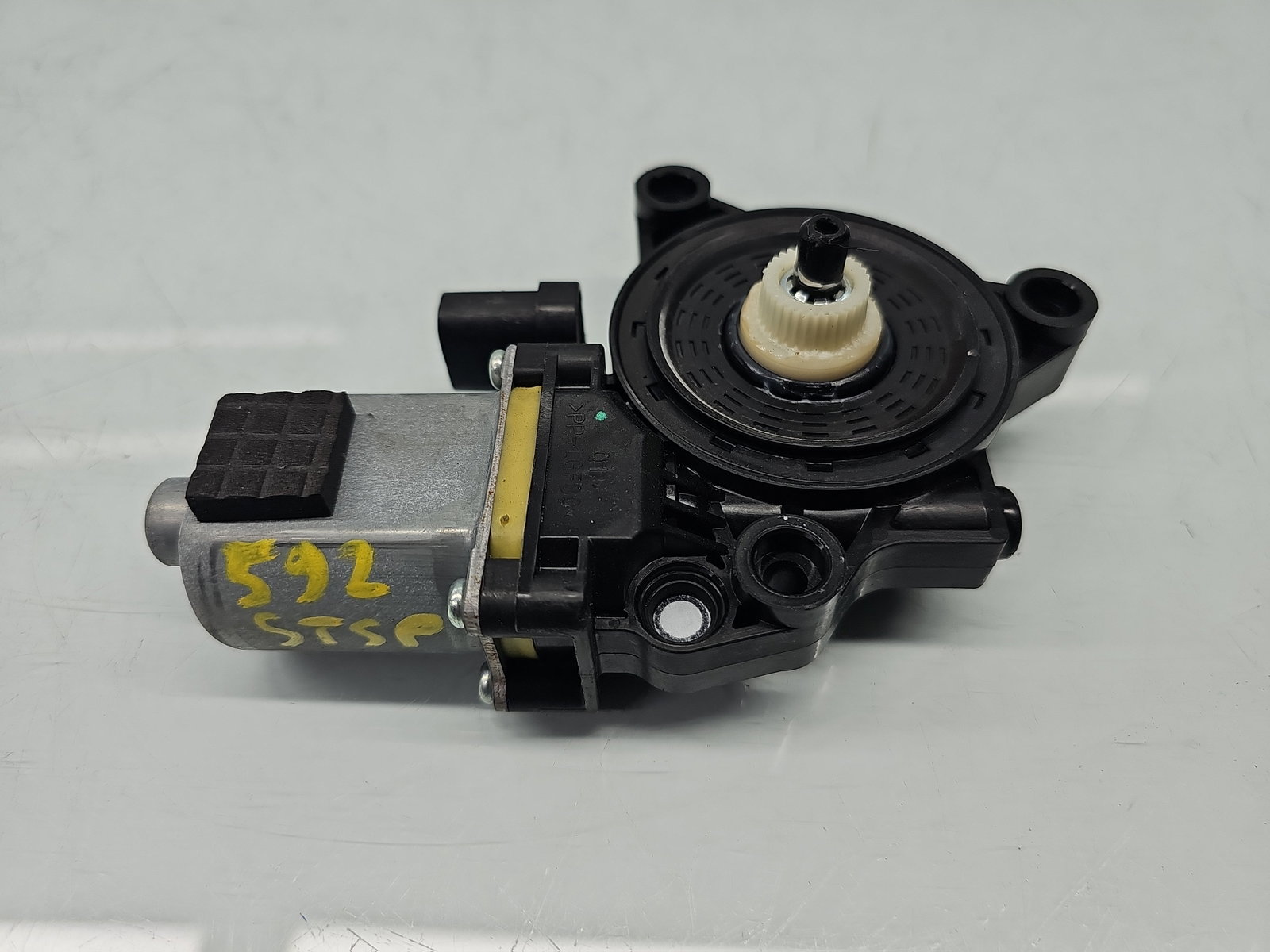Motoras geam stanga spate Hyundai Tucson (TL) [Fabr 2015-2020] SUV 83450-D7000