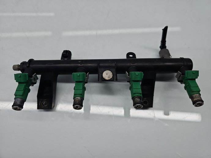 Rampa injectoare Citroen C2 (JM) [ Fabr 2003-2009] 9655833580 1.4 Benz KFV 54KW / 74CP
