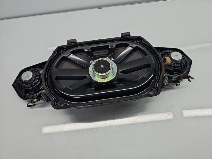 Subwoofer Mercedes Clasa S (W221) [Fabr 2005-2013] A2218208102