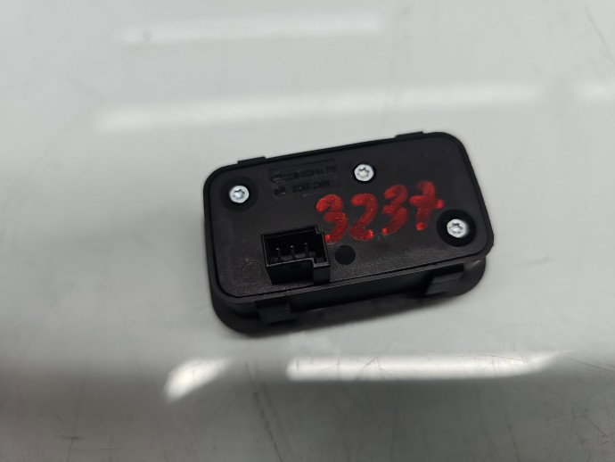 Buton deschidere portbagaj Mercedes Clasa S (W221) [Fabr 2005-2013] 2208211479
