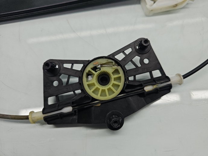 Macara electrica geam dreapta spate AUDI Q2 (GAB) [ Fabr 2016-prezent] SUV S-line 81A839462