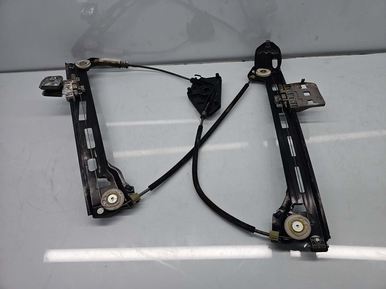 Macara electrica geam dreapta fata Volkswagen Passat CC (358) [Fabr 2012-2016] Coupe Facelift 3C8837462J