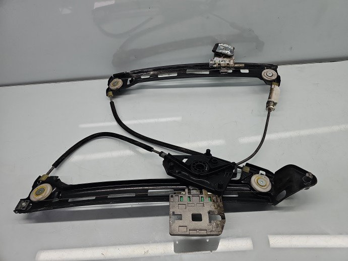 Macara electrica geam dreapta fata Volkswagen Passat CC (358) [Fabr 2012-2016] Coupe Facelift 3C8837462J