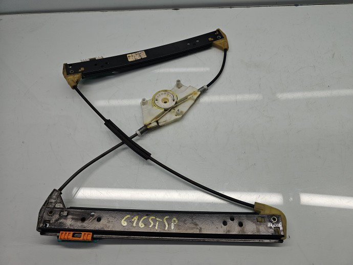 Macara electrica geam stanga spate Volkswagen Touareg (7LA, 7L6) [Fabr 2003-2010] R-line 7L0839461D