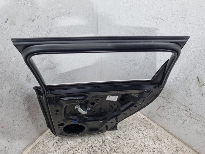 Usa dreapta spate Volkswagen Touareg (7LA, 7L6) [Fabr 2003-2010] R-line LC9Z