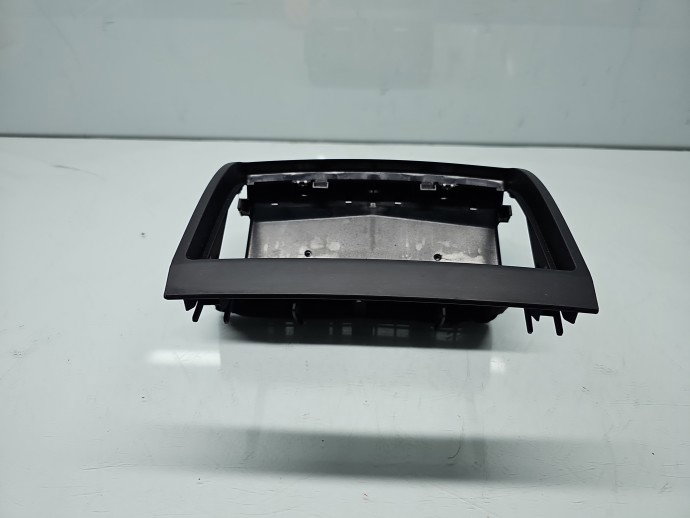 Grila aerisire centrala Volkswagen Touareg (7LA, 7L6) [Fabr 2003-2010] 7L6819727AJ