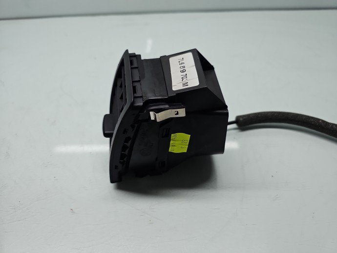 Grila aerisire dreapta Volkswagen Touareg (7LA, 7L6) [Fabr 2003-2010] 7L6819703M