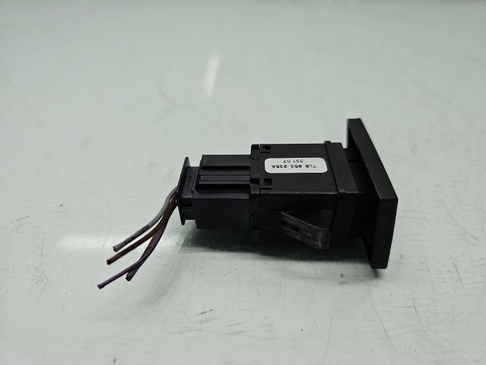 Buton avarii Volkswagen Touareg (7LA, 7L6) [Fabr 2003-2010] 7L6953235A