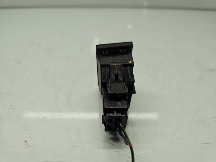 Buton incalzire scaune Volkswagen Touareg (7LA, 7L6) [Fabr 2003-2010] 7L6963569C