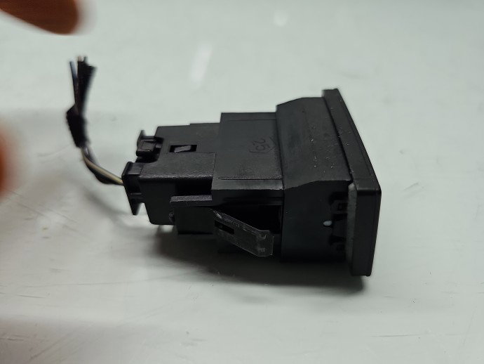 Buton incalzire scaune Volkswagen Touareg (7LA, 7L6) [Fabr 2003-2010] 7L6963570C