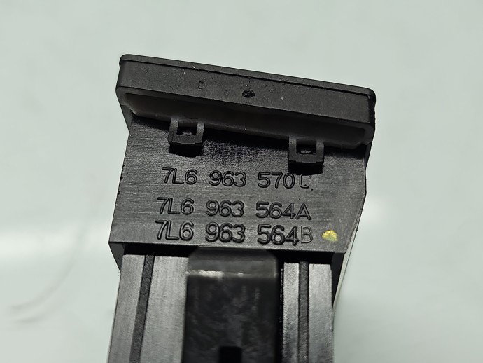 Buton incalzire scaune Volkswagen Touareg (7LA, 7L6) [Fabr 2003-2010] 7L6963570C