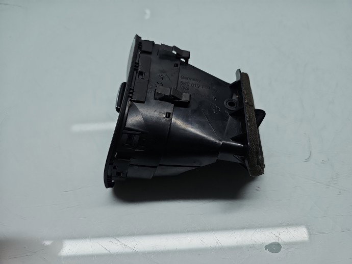 Grila aerisire dreapta Volkswagen Golf 6 (5K1) [Fabr 2009-2013] 5K0819704K