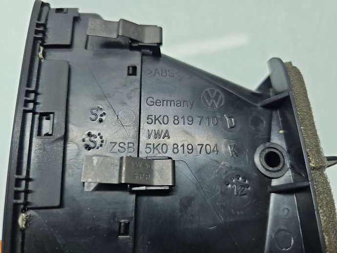 Grila aerisire dreapta Volkswagen Golf 6 (5K1) [Fabr 2009-2013] 5K0819704K