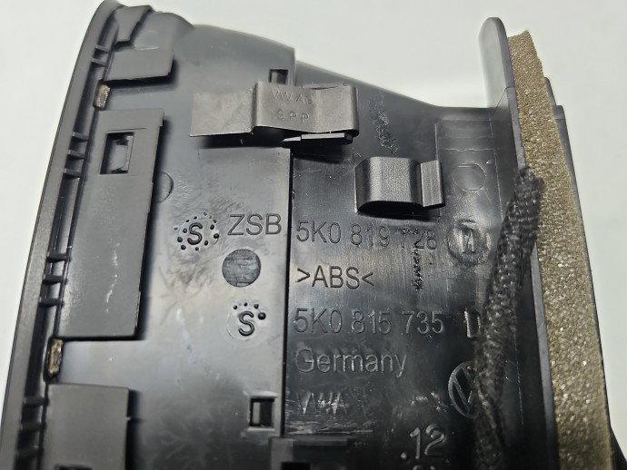 Grila aerisire centrala Volkswagen Golf 6 (5K1) [Fabr 2009-2013] 5K0815735N