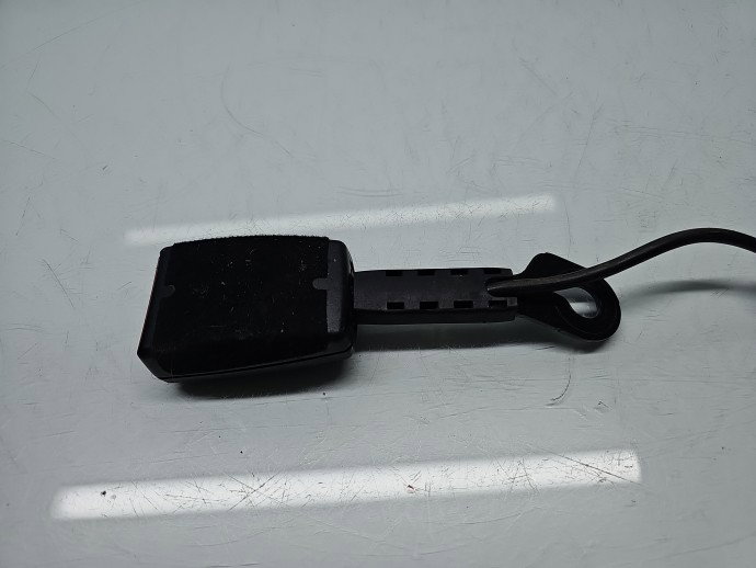 Capsa centura stanga fata Volkswagen Touareg (7LA, 7L6) [Fabr 2003-2010] 7L6857778B