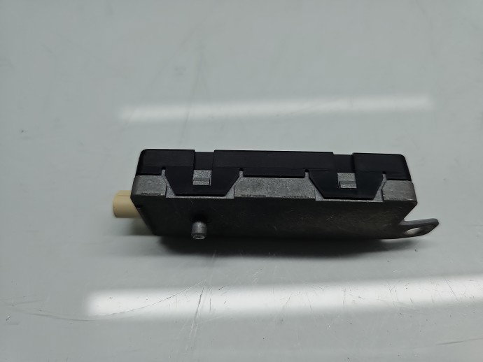 Amplificator antena Volkswagen Touareg (7LA, 7L6) [Fabr 2003-2010] 7L6035552