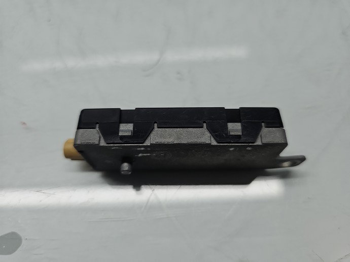 Amplificator antena Volkswagen Touareg (7LA, 7L6) [Fabr 2003-2010] 7L6035552A