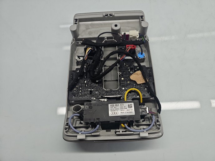 Plafoniera fata AUDI A6 (4G2, C7) [Fabr 2012-2017] Sedan S-line, Quattro 4G0941135