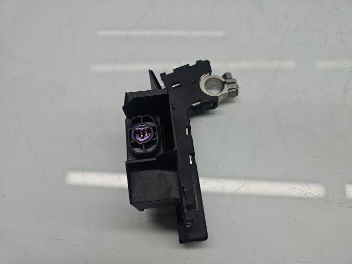 Borna baterie (-) AUDI A6 (4G2, C7) [Fabr 2012-2017] 8J0915459