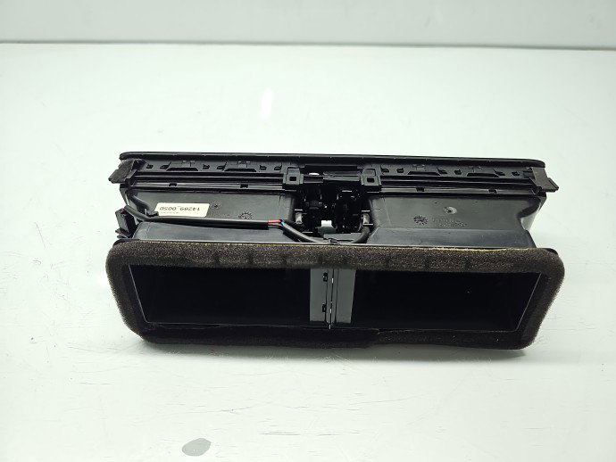 Grila aerisire centrala Volkswagen Passat CC (358) [Fabr 2012-2016] 3AC819728A