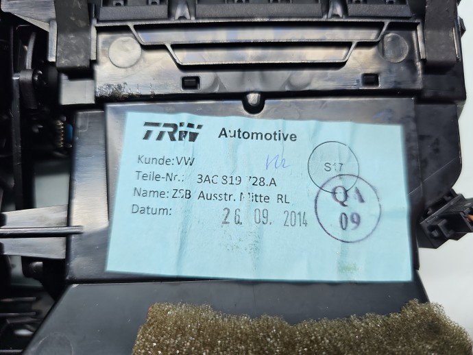 Grila aerisire centrala Volkswagen Passat CC (358) [Fabr 2012-2016] 3AC819728A