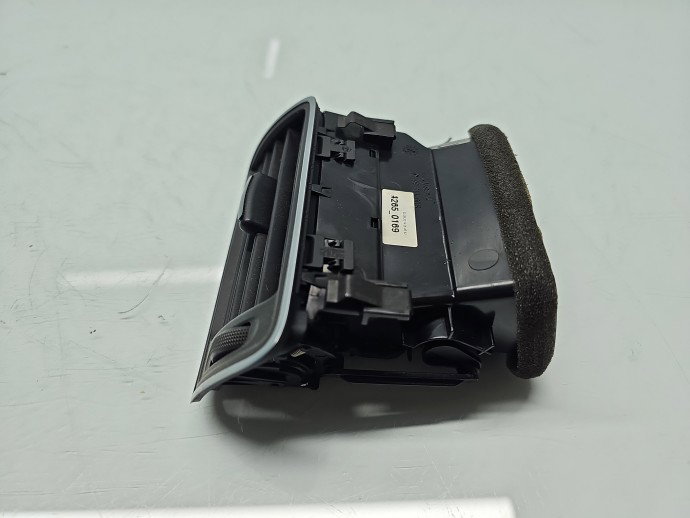 Grila aerisire stanga Volkswagen Passat CC (358) [Fabr 2012-2016] 3AC819701A