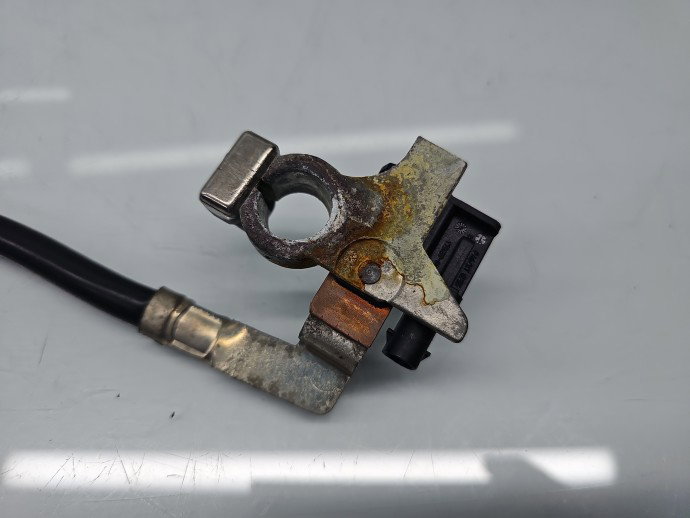 Borna baterie (-) Ford C-Max 2 [Fabr 2010-2015] AV6N-10C679-BC