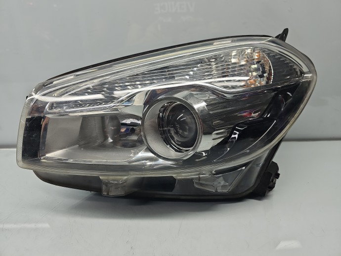 Far stanga Nissan Qashqai [Fabr 2007-2014] Hatchback Facelift 26060-BR01B