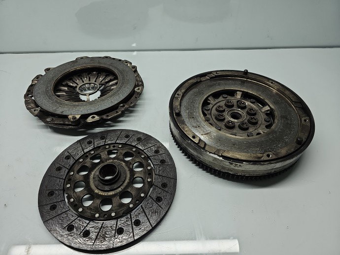 Kit ambreiaj volanta masa dubla Bmw X3 (E83) [Fabr 2003-2009] 2.0 M47D20 OEM 110KW / 150CP