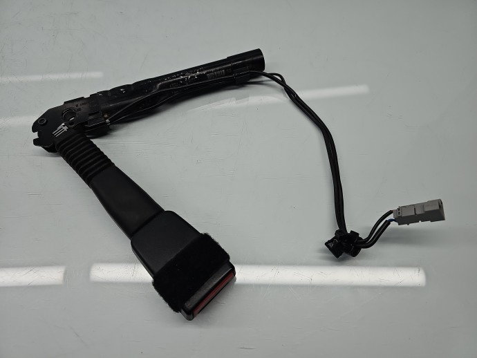 Capsa centura dreapta fata Bmw 3 (E90) [Fabr 2005-2011] 7213564-04
