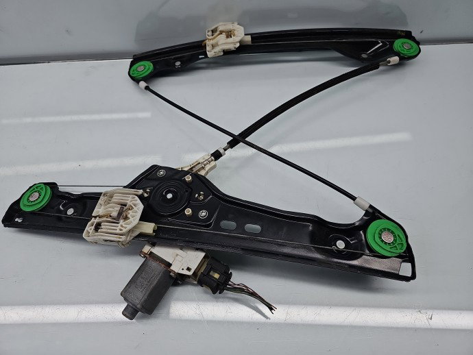 Macara electrica geam dreapta fata Bmw 3 (E90) [Fabr 2005-2011] Sedan Facelift, Pachet M 6927028