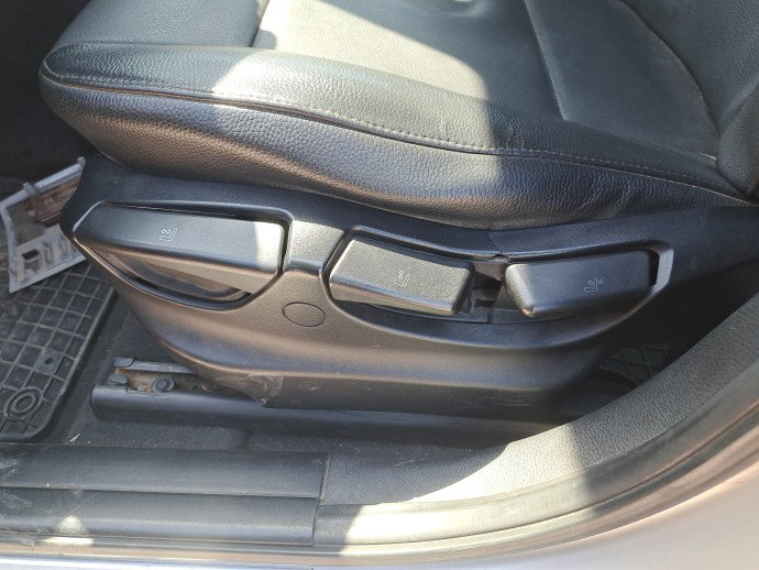 Scaun stanga fata Bmw X3 (E83) [Fabr 2003-2009] OEM