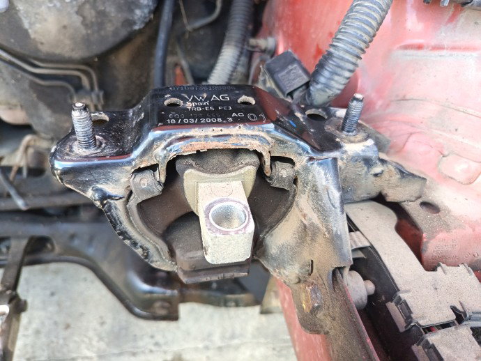 Tampon motor stanga Skoda Fabia 2 (5J, 542) [Fabr 2007-2014] 6Q0 199 555