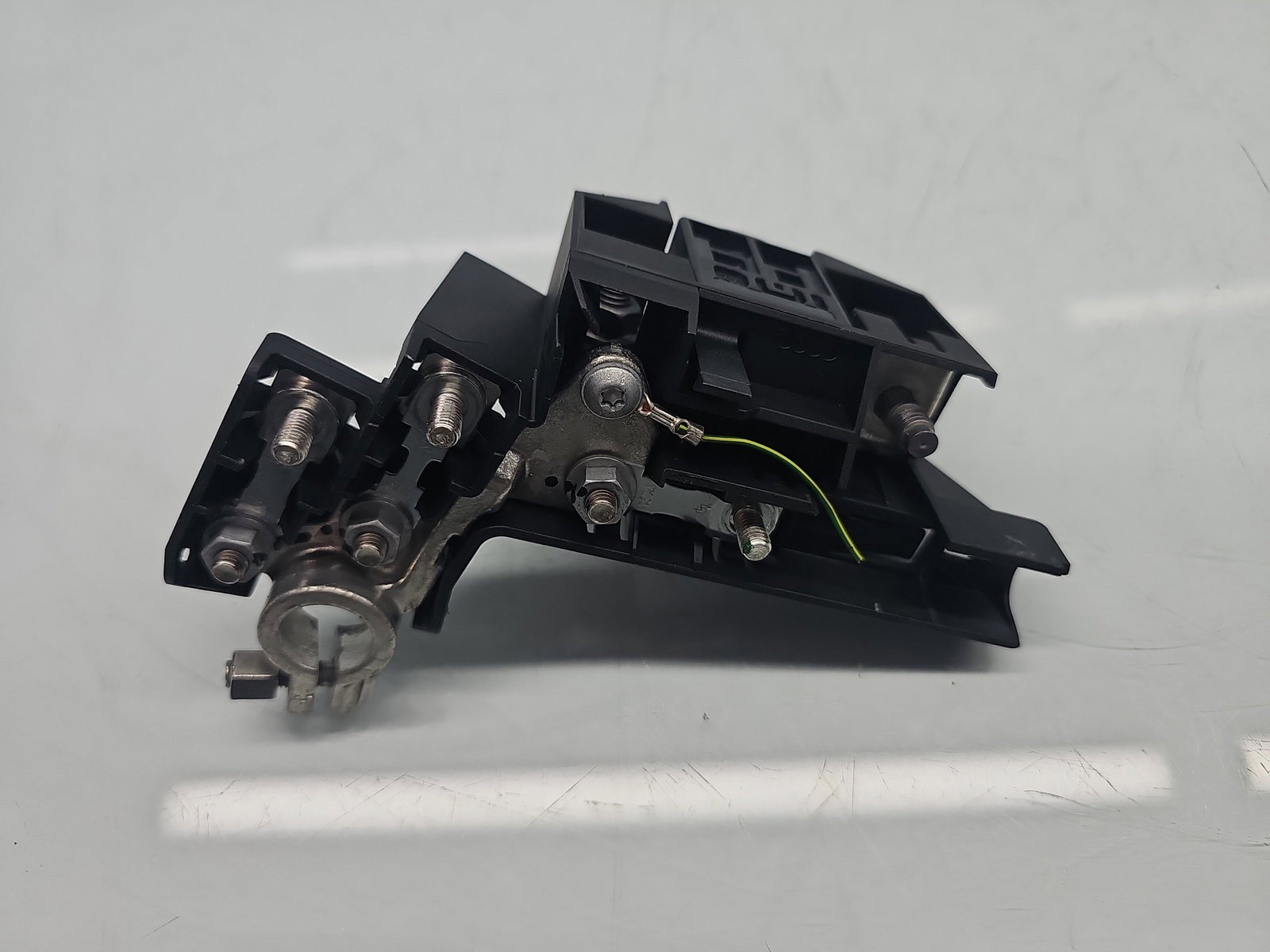 Borna baterie (-) AUDI A4 (8K2, B8) [Fabr 2008-2015] 8J0915459