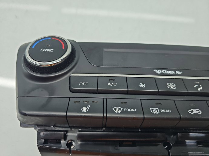 Panou comanda clima Hyundai Tucson (TL) [Fabr 2015-2020] 97250-D3XXX