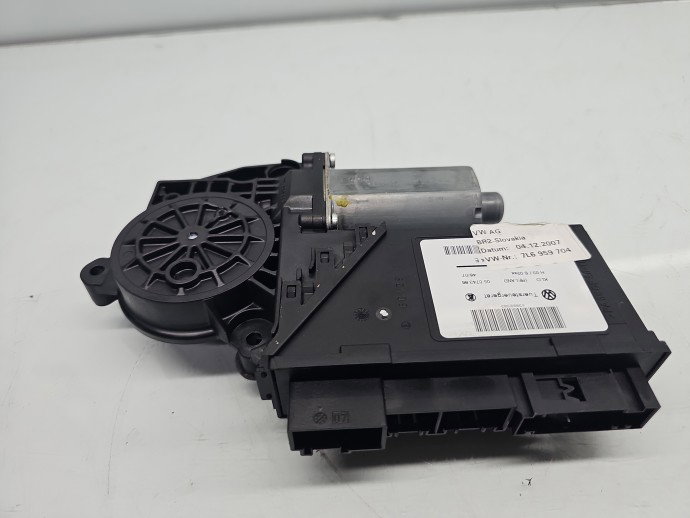 Motoras geam dreapta spate Volkswagen Touareg (7LA, 7L6) [Fabr 2003-2010] R-line 3D0959794E