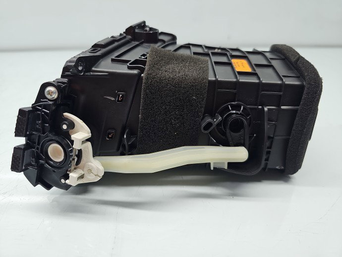 Grila aerisire centrala dreapta Hyundai Tucson (TL) [Fabr 2015-2020] 97420-C7900