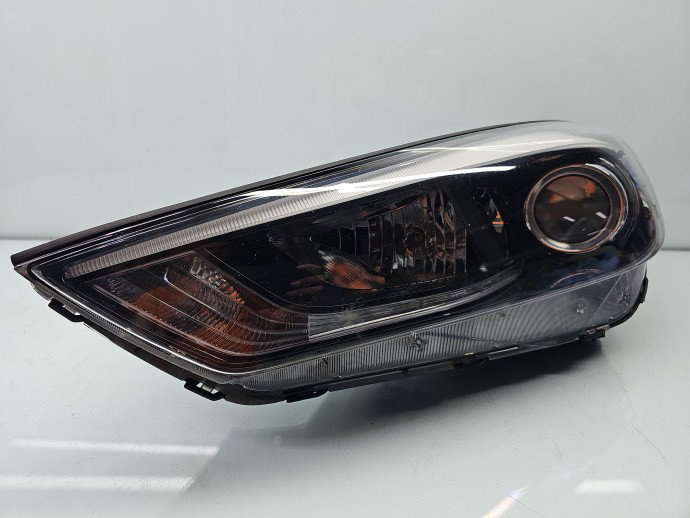 Far stanga Hyundai Tucson (TL) [Fabr 2015-2020] SUV 92101-D7110