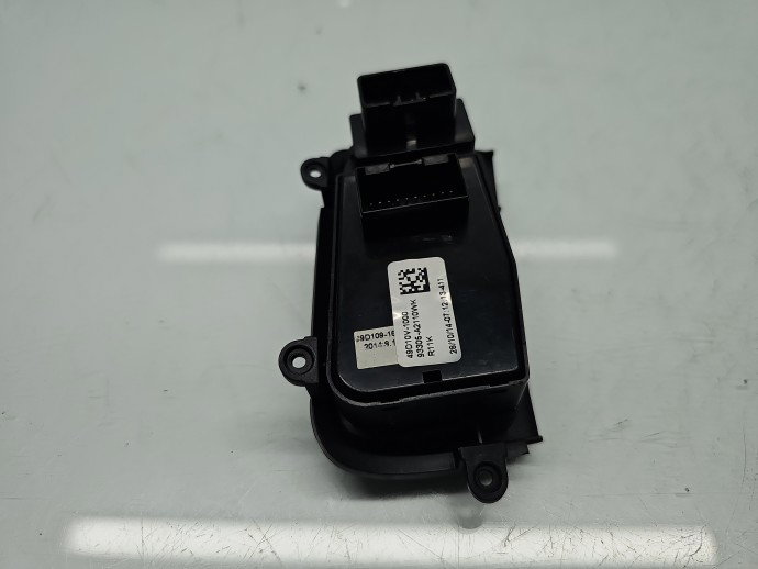 Butoane comenzi consola centrala KIA Ceed (JD) [Fabr 2012-2018] 93305-A2110