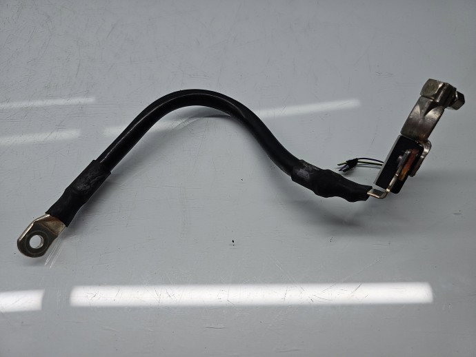 Borna baterie (-) AUDI A6 (4G2, C7) [Fabr 2012-2017] 8T0915181