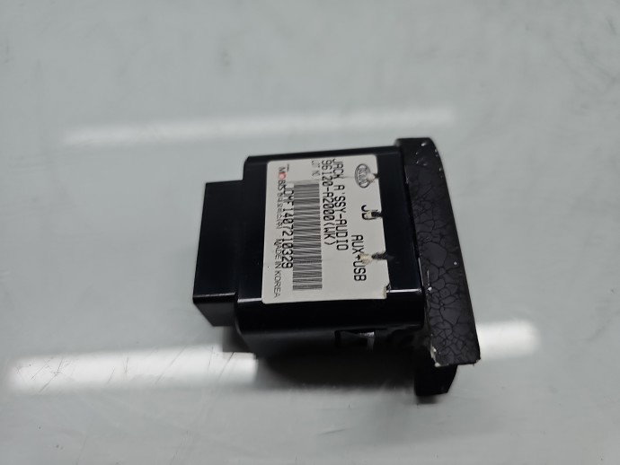 Conector auxiliar USB KIA Ceed (JD) [Fabr 2012-2018] 96120-A2000