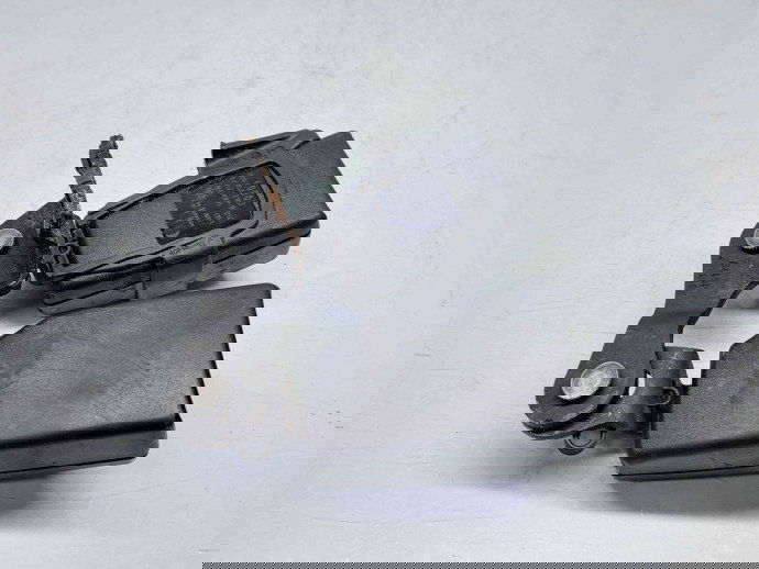  Capsa centura spate mijloc Audi A4 (8K2, B8) [Fabr 2008-2015] 8K0857739B