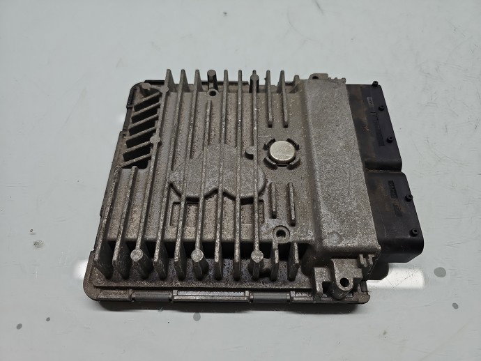 Calculator motor ECU Volkswagen Touran (1T3) [Fabr 2010-2015] 03L906023AR 1.6 TDI CAYC 77KW / 105CP