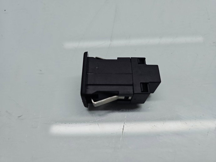 Conector auxiliar USB Volkswagen Golf 6 (5K1) [Fabr 2009-2013] 5M0035724