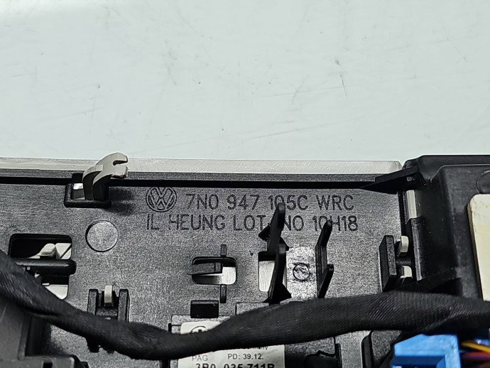 Plafoniera fata Volkswagen Touran (1T3) [Fabr 2010-2015] Facelift 7N0947105C