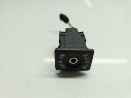 Conector auxiliar USB Volkswagen Touran (1T3) [Fabr 2010-2015] 5M0035724