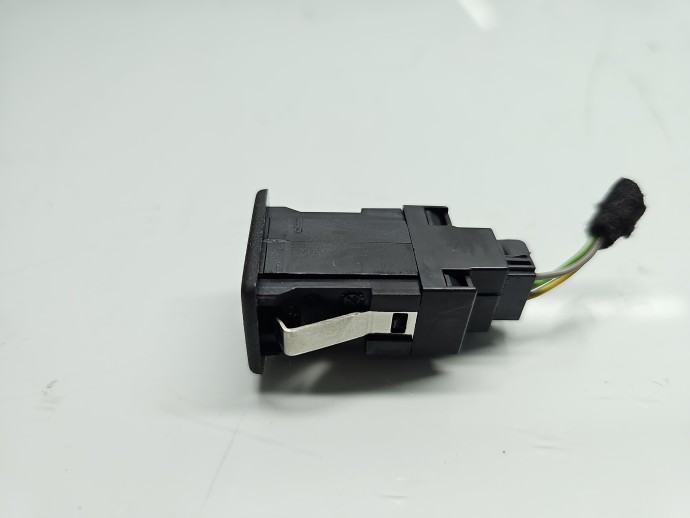 Conector auxiliar USB Volkswagen Touran (1T3) [Fabr 2010-2015] 5M0035724