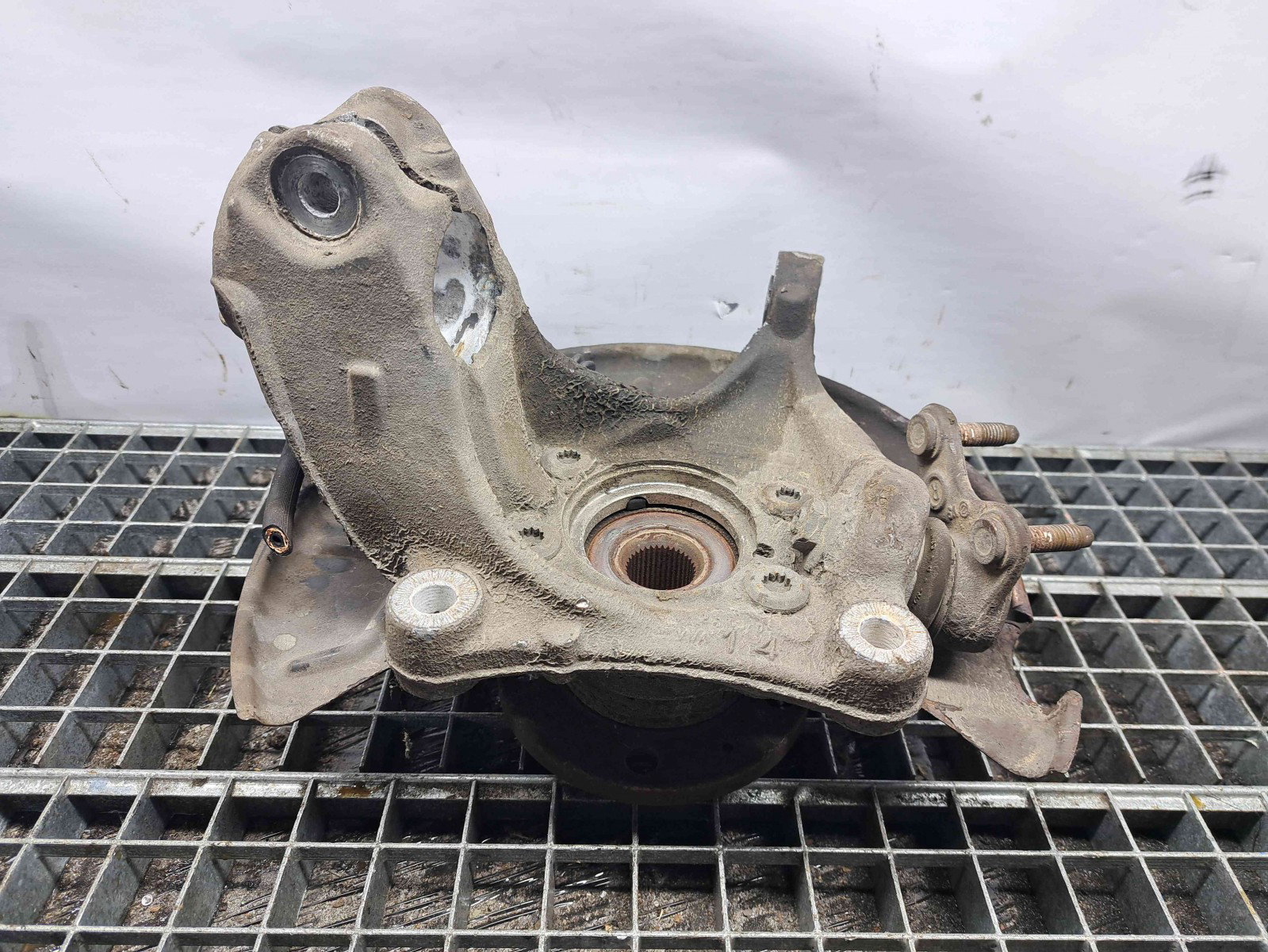Fuzeta fata dreapta Volkswagen Passat CC (357) [Fabr 2008-2012] OEM 2.0 TDI CBBB 125KW / 173CP 2.0 TDI CBBB 125KW / 173CP - imagine 2